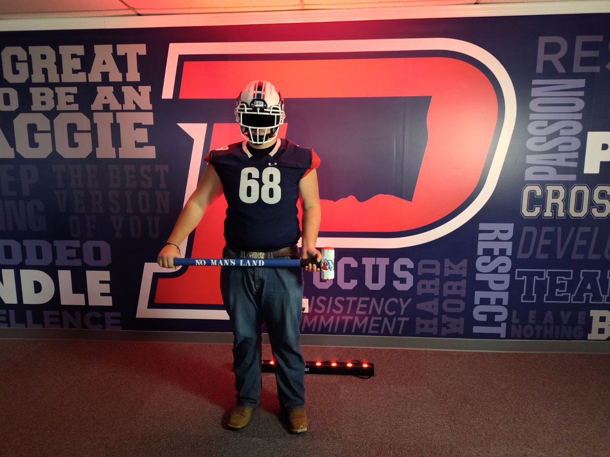 Craley68's tweet photo. Thank you to @CoachCrichton, @Coach_Miller21 for the visit! I had a great time! @Coach_JParker54 @pocola_football https://t.co/1mIVvWelyu