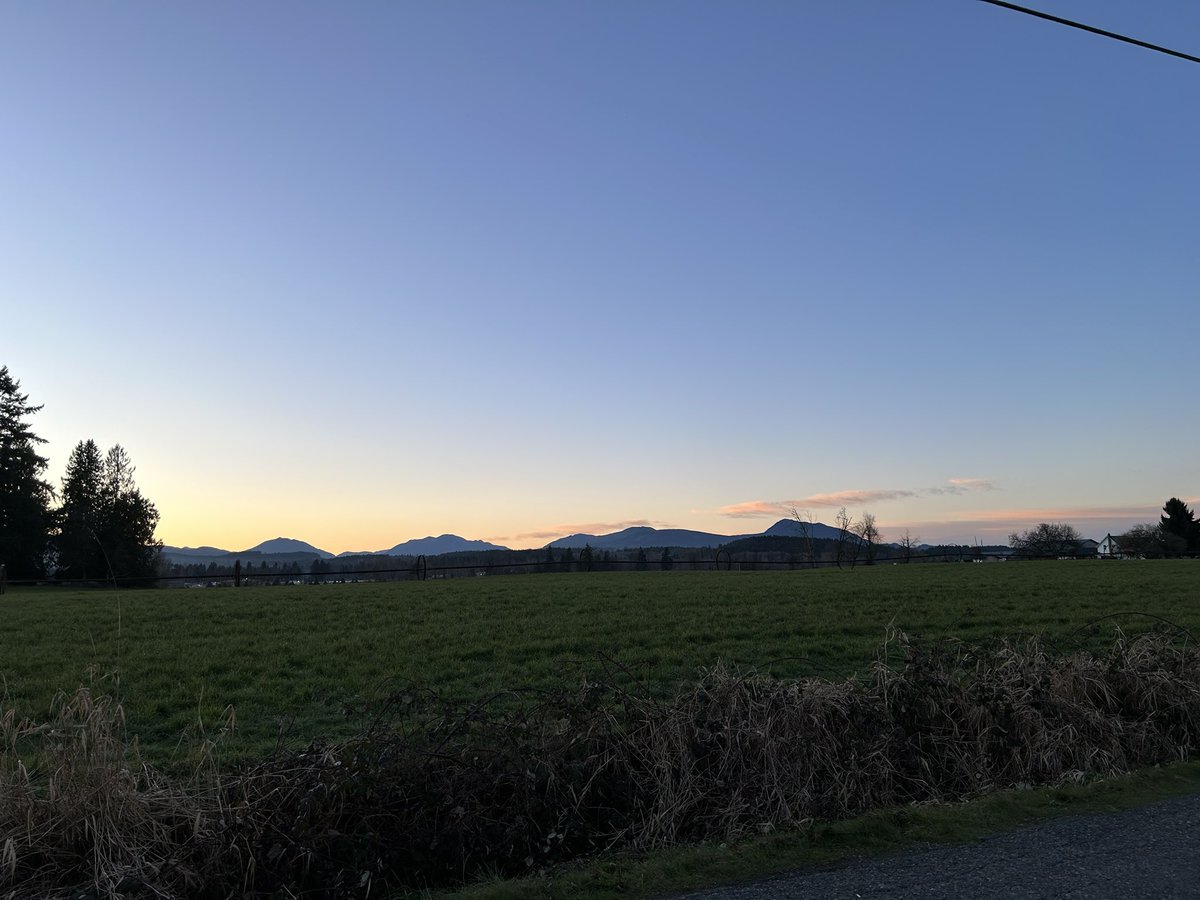 Mikeon49th's tweet photo. It’s so nice to still have daylight at 5:15 pm. Spring is coming! https://t.co/3UCQk6wvtR