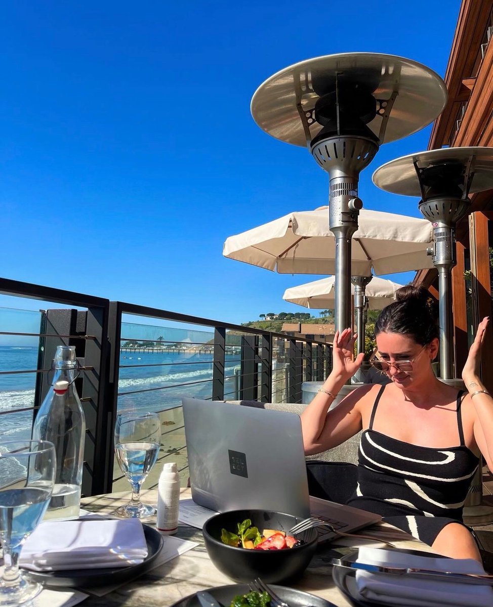 AmericanLady101's tweet image. A little self care won’t hurt would it ??
Make sure you making money off the digital market 
I can teach you how to make at least $2,000 weekly. 
#cryptotrading
#goodVibes 
#cryptocurrency 
#crypto