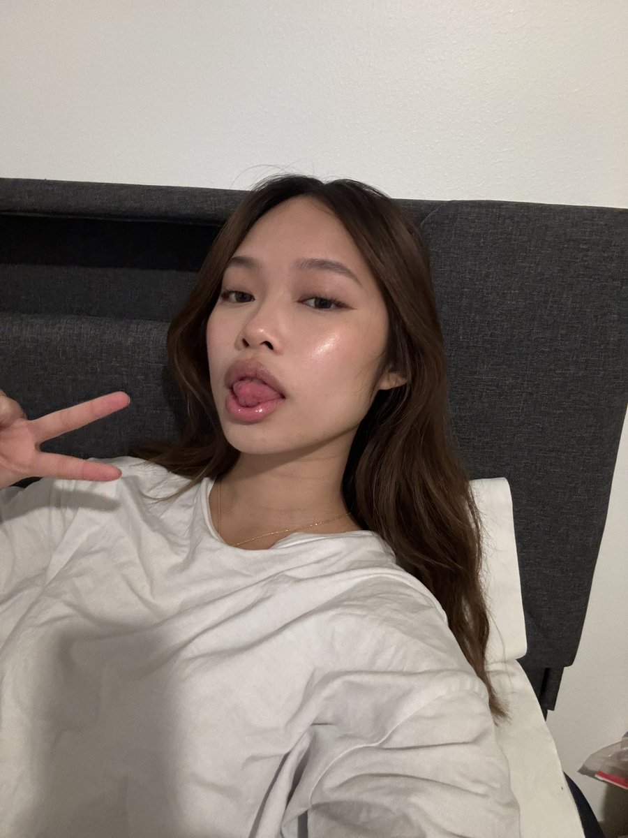 kat tweet media