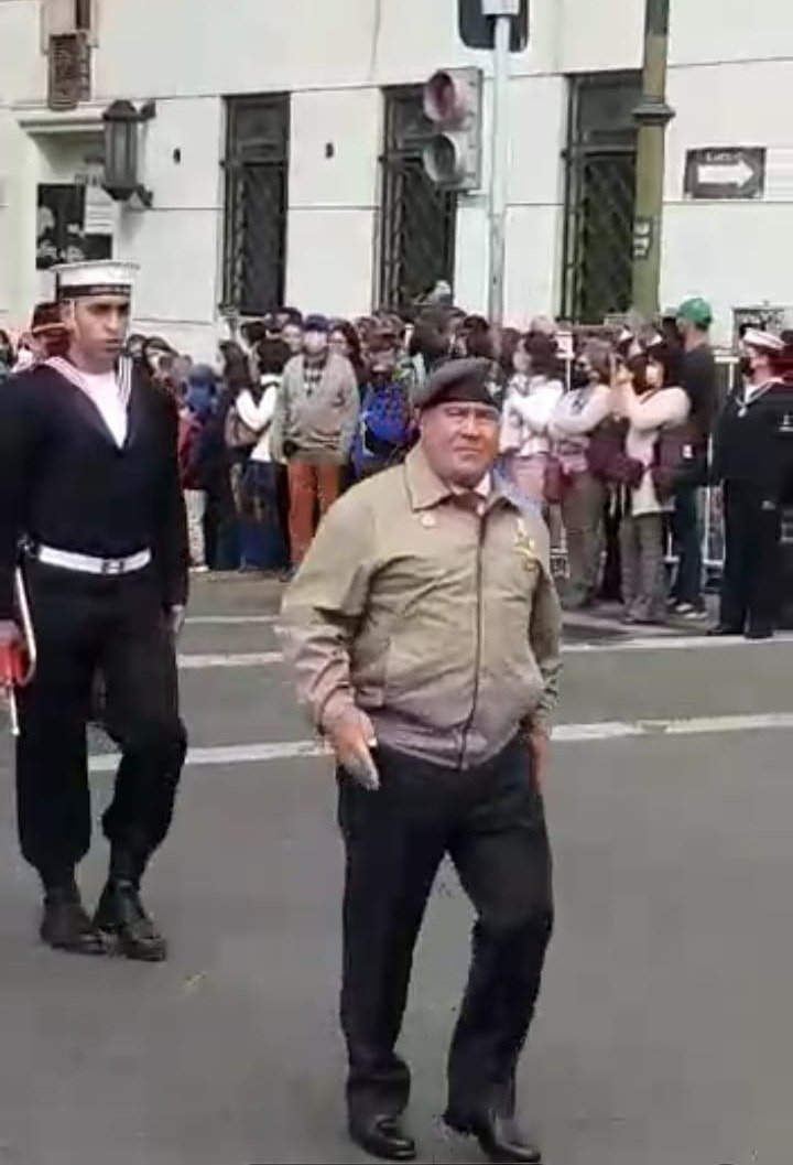 #URGENTE 
MUY LAMENTABLE NOTICIA QUE ENLUTA A LA ARMADA DE CHILE  !
SE CONFIRMA LA NOTICIA SOBRE EL FALLECIMIENTO DE DON PEDRO PIETRANTONI NAVARRO COMANDANTE IM (R) QUIEN PARTICIPABA EN LAS LABORES DE REMOCION DE ESCOMBROS Y ASISTENCIA A LOS DAMNIFICADOS DE LOS