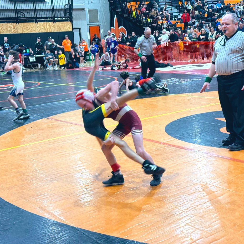 Wolves_WC's tweet image. 🤼‍♂️ Shoutout to our fierce little Wolves unleashing their tenacity during Battle of the Shield in St. Charles!
🌟 Your hard work and grit on the mat are truly inspiring. Keep roaring with determination! 🐺💪 #jrWolves #WrestlingChamps #prairieridge #crystallake