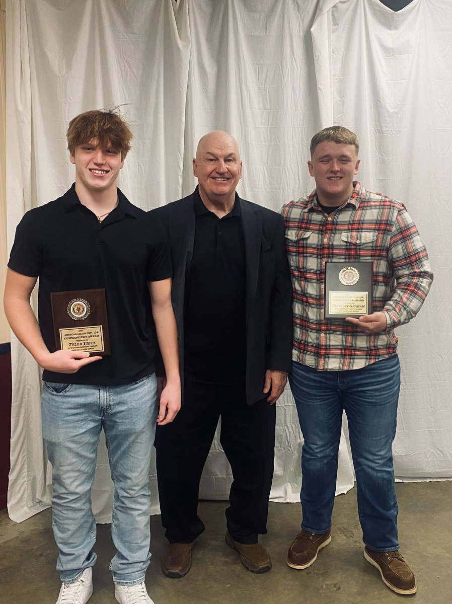 Congratulations to Tyler Tietz and Tristian Graham, recipients of the 2023 Commanders Award from the American Legion Post 134!!! Well deserved!!!
#GoVikings #oneteam