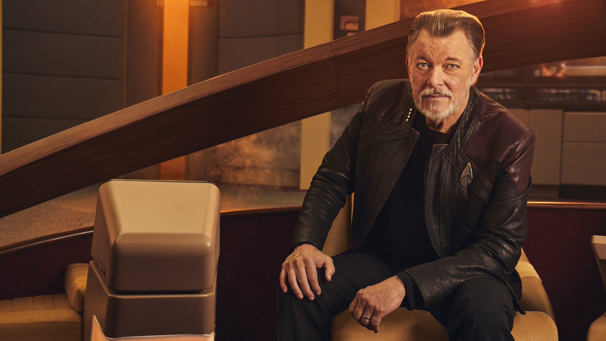 DaveBlass's tweet photo. CONGRATULATIONS!!! to @frakes
on his 2024 #SaturnAward for Best Supporting Actor for Star Trek Picard https://t.co/M0U9F781fX