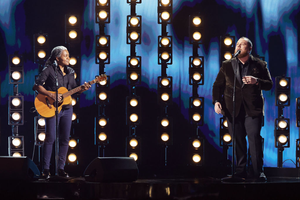 Iconic #GRAMMYs duet 🤯 📷 Kevin Winter/Getty Images for The Recording Academy