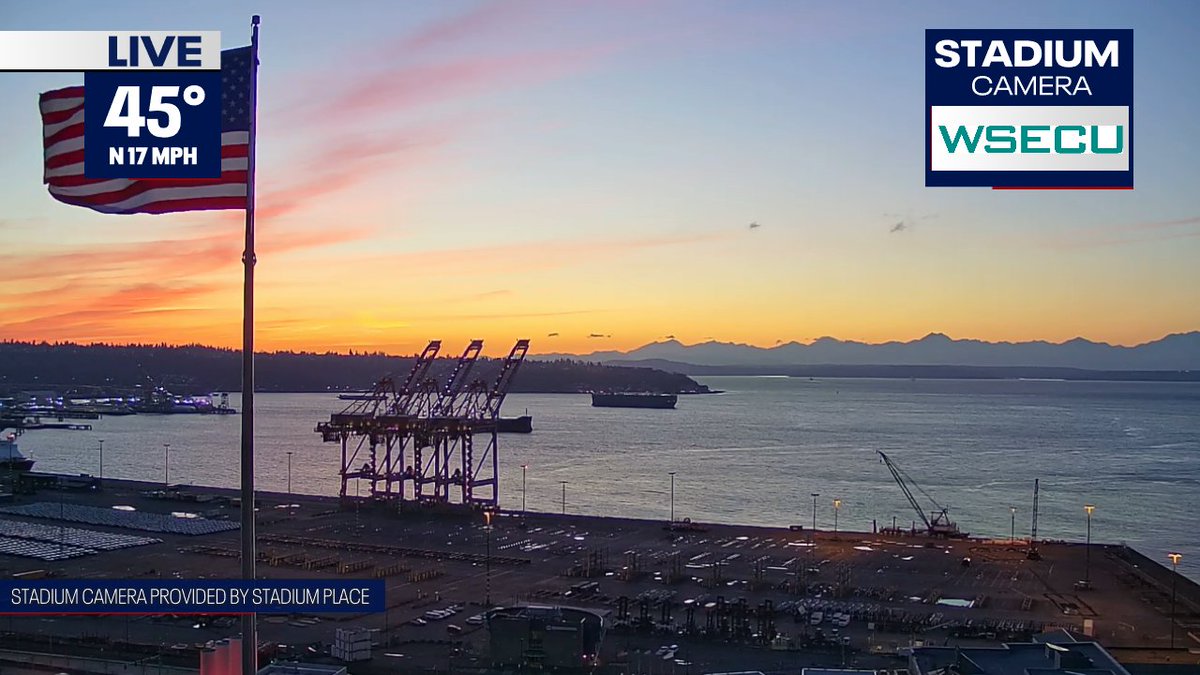 ClaireA_Wx's tweet photo. Check out the beautiful sunset tonight from the Seattle Waterfront!
Share your sunset photos! @fox13seattle #Fox13 #fox13seattle #seattle #wawx #seattlesunset https://t.co/WBJajcTXCV