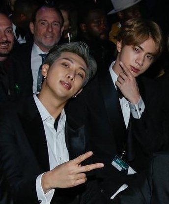 jinjoonierkives's tweet photo. And this namjin wow, its giving 🫶 https://t.co/DB0Q5pWJ5v