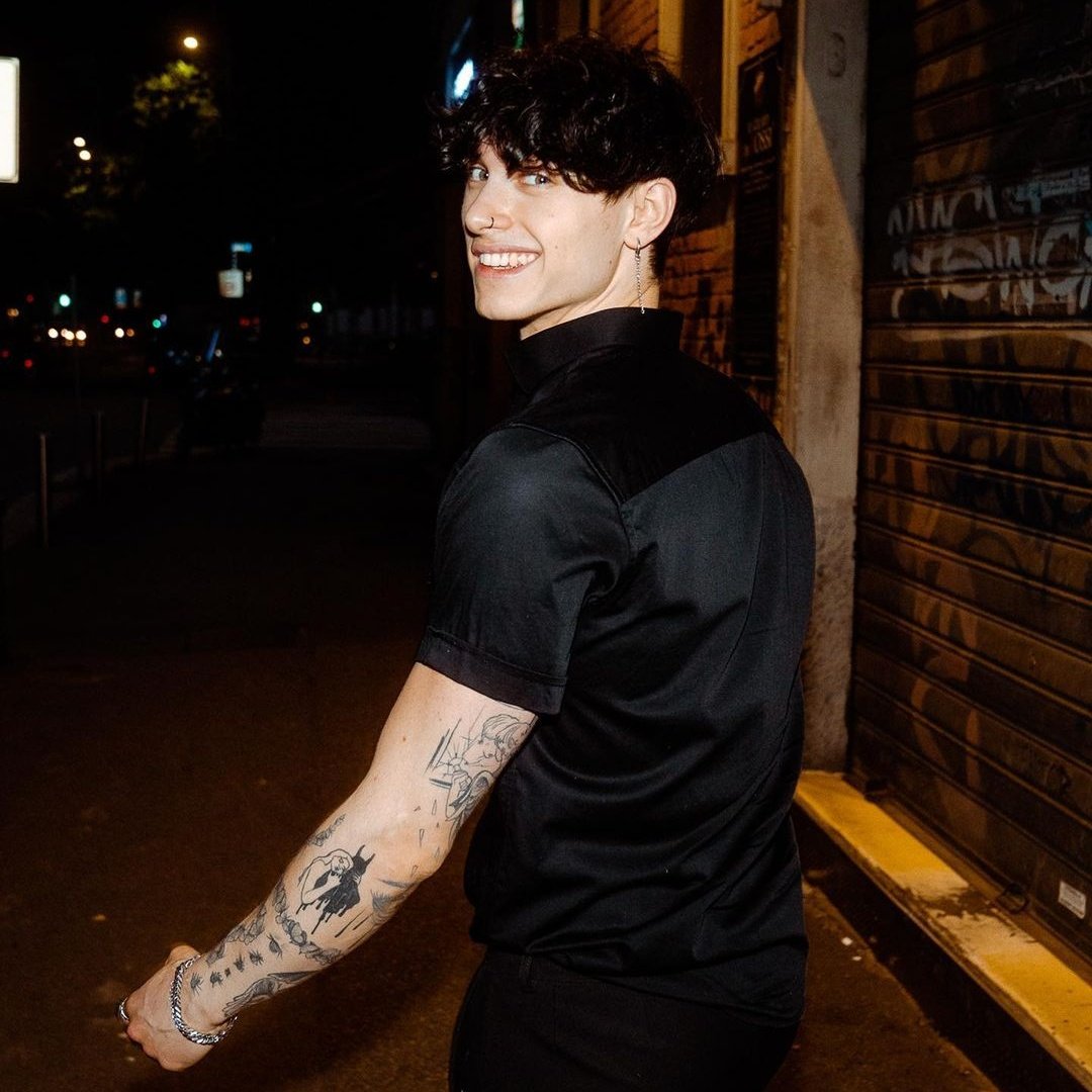 onlycha0s_'s tweet photo. E o mais surpreendente de todas as fotos, é o Drago sorrindo https://t.co/Z4nRBYfCCZ