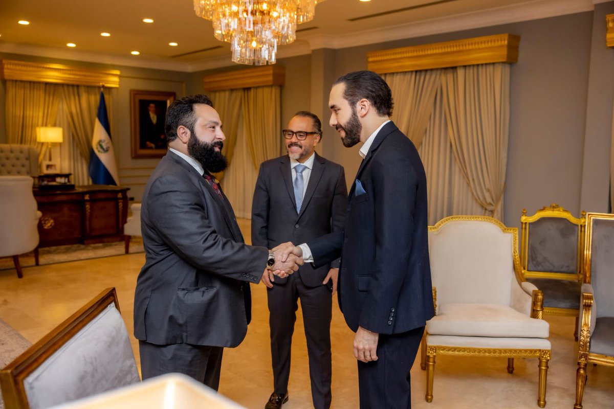 Lredondo's tweet photo. Felicitaciones al pueblo de El Salvador que con autodeterminación, sin injerencia, con voluntad democrática y patriótica le ha dado de nuevo el poder a un hombre que hace las cosas bien @nayibbukele felicitaciones desde el @Congreso_HND al igual que a todos sus congresistas electos @ECastroES