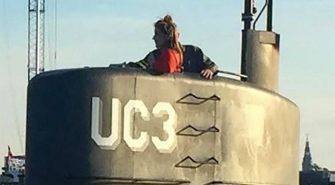 RelatocuriosoK's tweet photo. - La periodista Kim Wall aborda el submarino de Peter Madsen. Más tarde, Madsen mataría y desmembraría a Wall a bordo del submarino. Wall estaba escribiendo una historia sobre el⬇️ https://t.co/UoQz6MgDal
