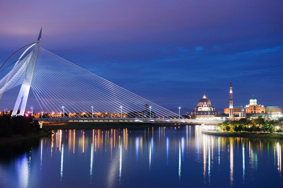 johnpaulanaebo's tweet photo. 1. Helix Bridge, Marina Bay, Singapore
2. Millau Viaduct, Creissels, France
3. Seri Wawasan Bridge (Putrajaya, Malaysia)
4. Nescio Bridge (Amsterdam, Netherlands) https://t.co/Ftuo26UxYG