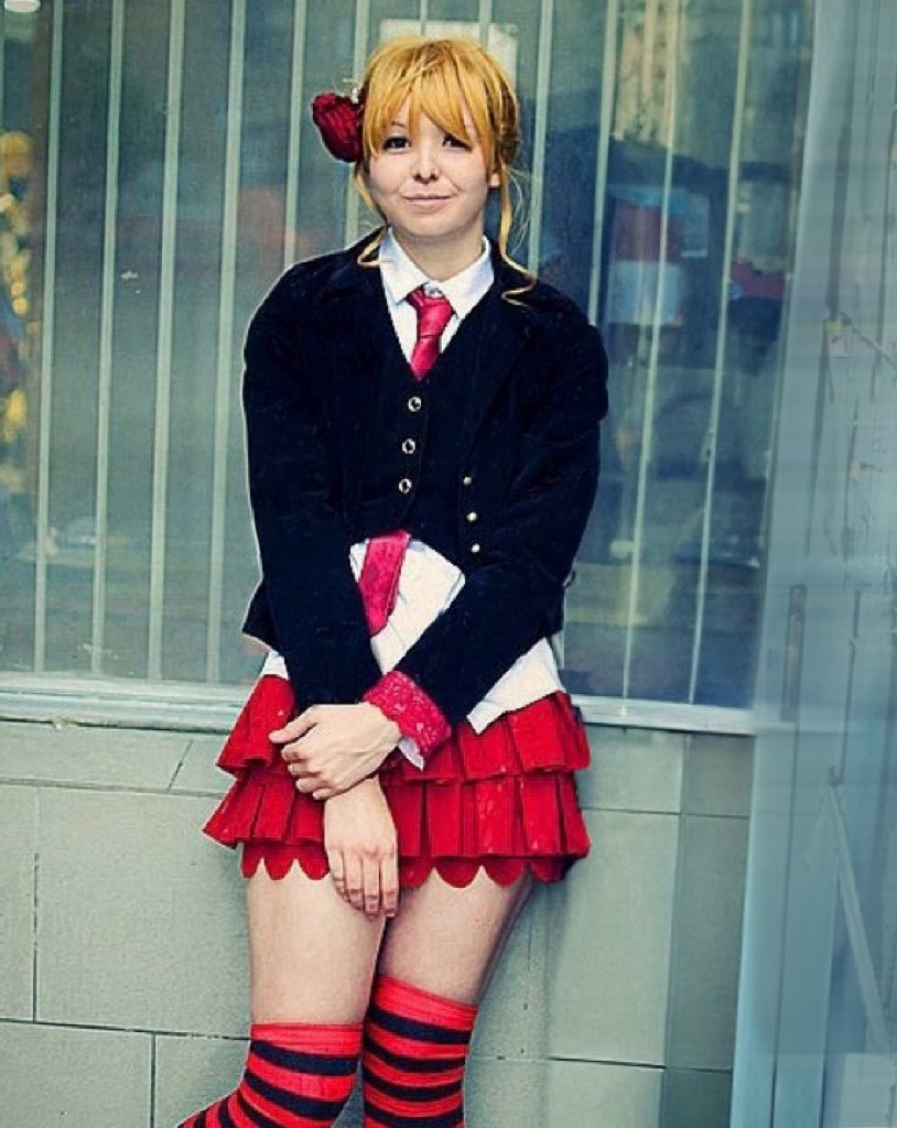OR? couldn’t choose lol 

HONESTLY?? I still love this old pic of my shitty cosplay and kept looking at it like the wolverine meme for years like 'Oh... That's me in Beato cosplay... much happy...' 

But now I finally have more pics to look at 😌❤️ https://t.co/Ci8FGnwNWt