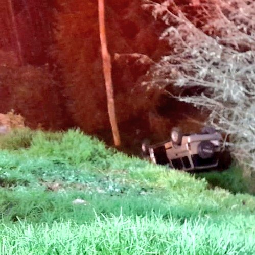 RAMIROLOJANOL's tweet photo. #Cuenca
Las primeras hora de esta noche se reportó el vuelco de un vehículo en el sector de #PuntaCorral de #Turi.
No se han reportado víctimas mortales. https://t.co/bGSq0MINHT