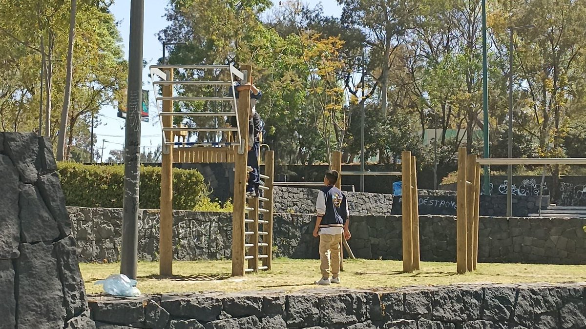 DIF_NMX's tweet photo. Niños y adolescentes de los Centros del #SNDIF #Amanecer y #CAHOVA disfrutaron de un día de diversión en el Semillero de #Parkour de @VinculaCultura, @cultura_mx.

¡Las niñas, niños y adolescentes tienen derecho a disfrutar del juego y la sana convivencia para su desarrollo! 🤸🏻✨ https://t.co/88rgQkLV5W