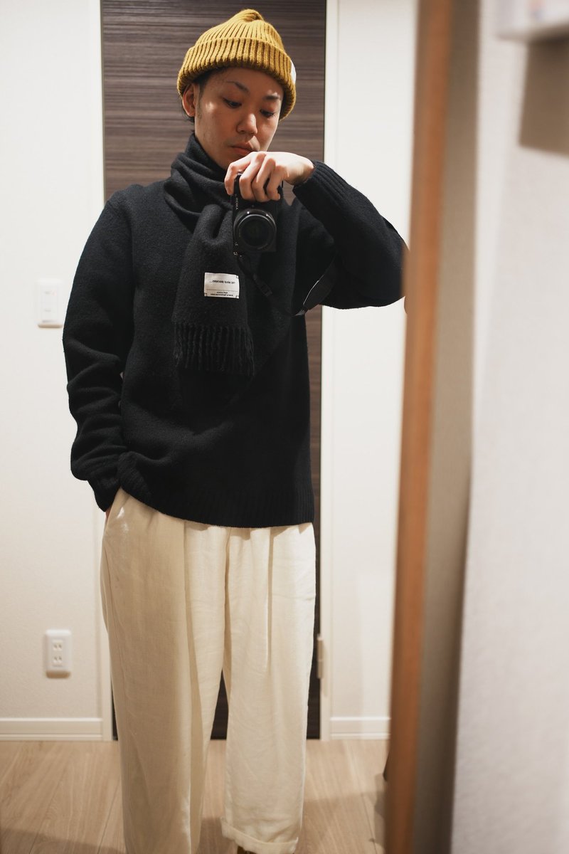 Schuhputzer621's tweet photo. 雨
outer #holk
knit #nahyat
bottoms #okudasaori
knitcap #eightbees
watch #nomos
scarf #theinouebrothers
shoes #paraboot
#今日のコーデ https://t.co/XPmu86oBor