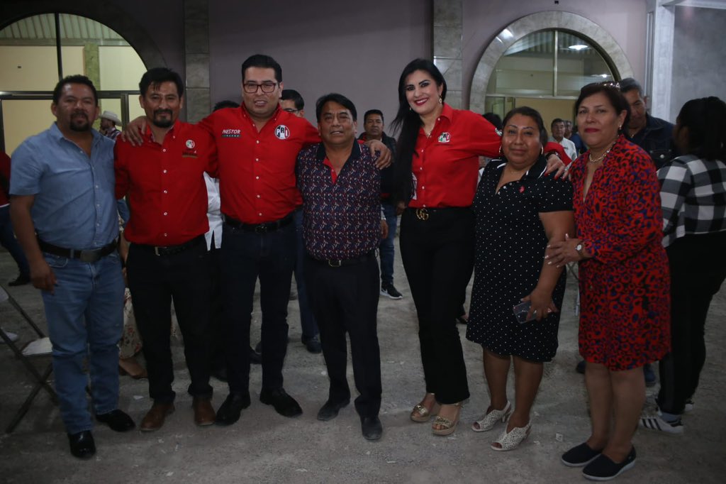 En compañía del delegado del <a href="/PRI_Nacional/">PRI</a>, <a href="/RobertoP_M/">Roberto Padilla Márquez</a>, sostuve una reunión en #SanGabrielChilac con la militancia del distrito de #Ajalpan.

Seguimos avanzando de la mano del priismo, fortaleciendo a nuestro <a href="/PRIdePUEBLA/">CDE PRI Puebla</a>.

#UnidosSíPodemos 🇲🇽