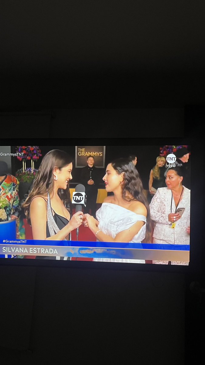 Mis favoritas ✨💖 <a href="/letysahagun/">Lety Sahagun</a> <a href="/silvanaestradab/">Silvana Estrada</a> #GRAMMYsTNT #GRAMMYs
