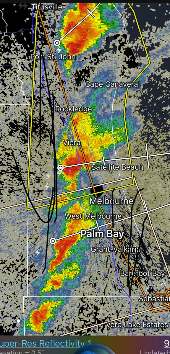 ⁦@FloridaTechAMS⁩ Nice discrete cells with frequent lightning moving through. Looks like some hail with the Satellite Beach storm.