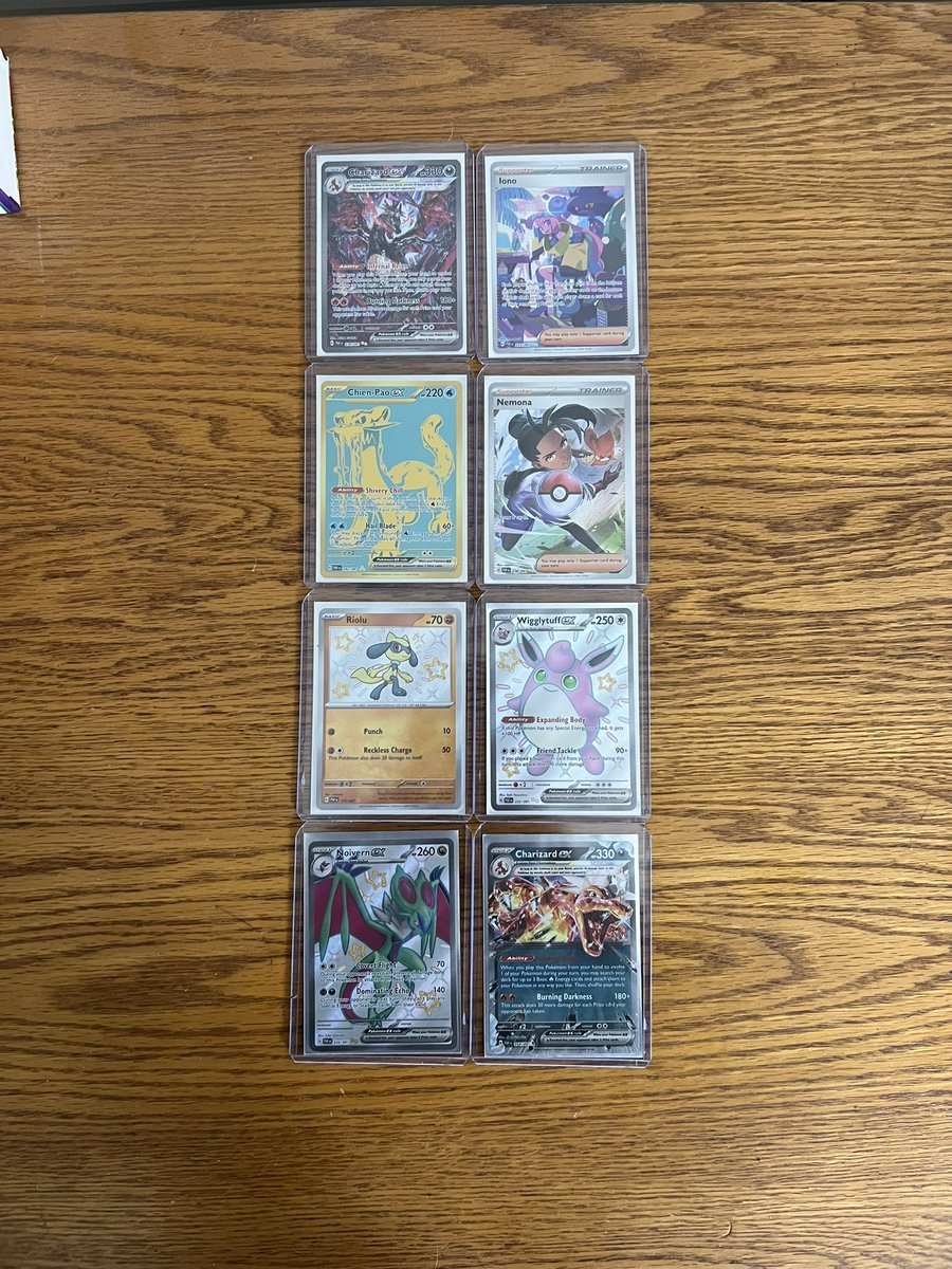 ElijahD1000's tweet photo. 5 ELITE TRAINER BOXES #pokemontcg #PokemonScarletViolet #TCG #Pokemon #pokemonart https://t.co/Y7kDUIdz1P
