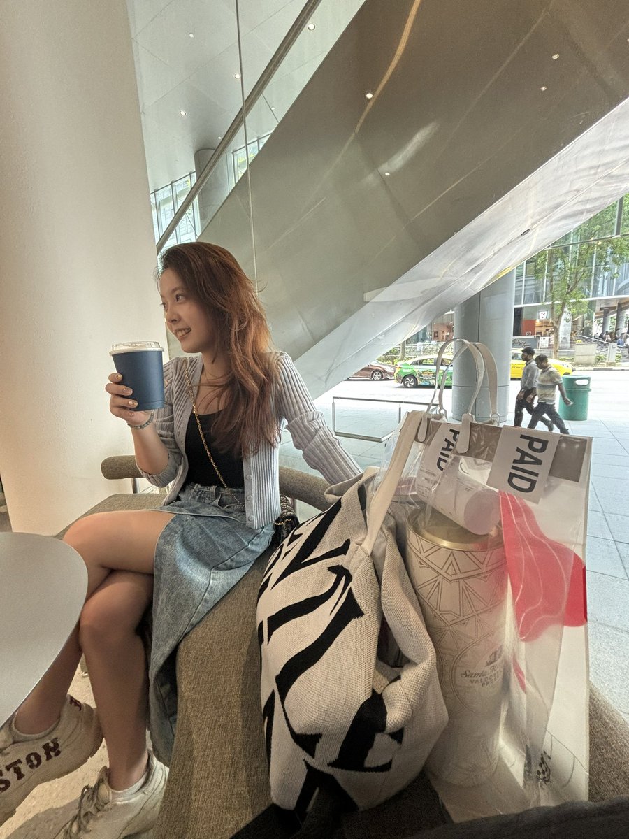 nonolee97's tweet photo. Today one of our portfolio client is going to release huge news to the market.

Paying coffee in real crypto without the need of a payment card, not even a virtual one👀 

Instant payment, merchant receive fiat.
Just need to tap using phone 📱 

#CryptoApplePay #Oobit https://t.co/HbJQ42KQD2