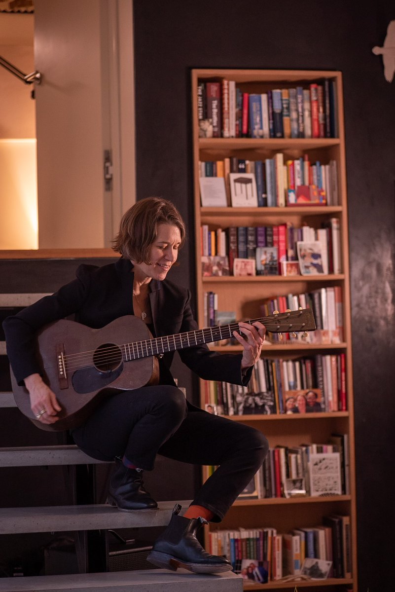 Big news coming in the next few days!

I'm super pumped to share some new music with you! 

Stay tuned

Bighearted love to all of you!