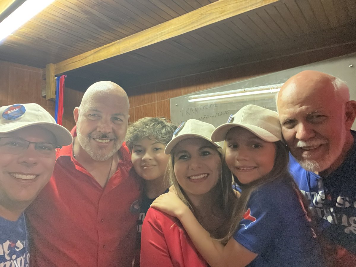 Montes de Oca es PUSC. 
Gracias a Dios ganamos!