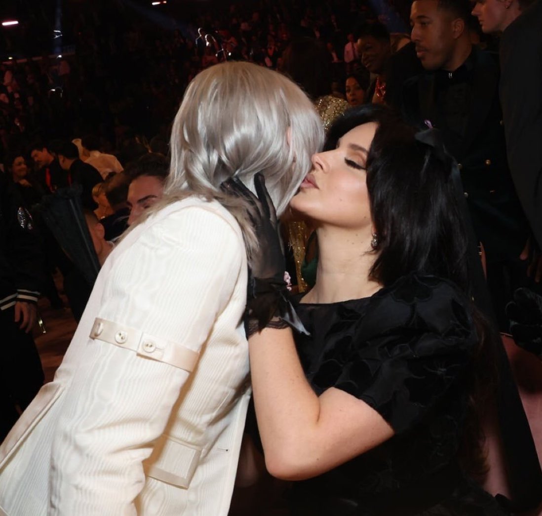 gabrimoonn's tweet photo. Lana Del Rey and Phoebe Bridgers https://t.co/7BGG9ucmXu