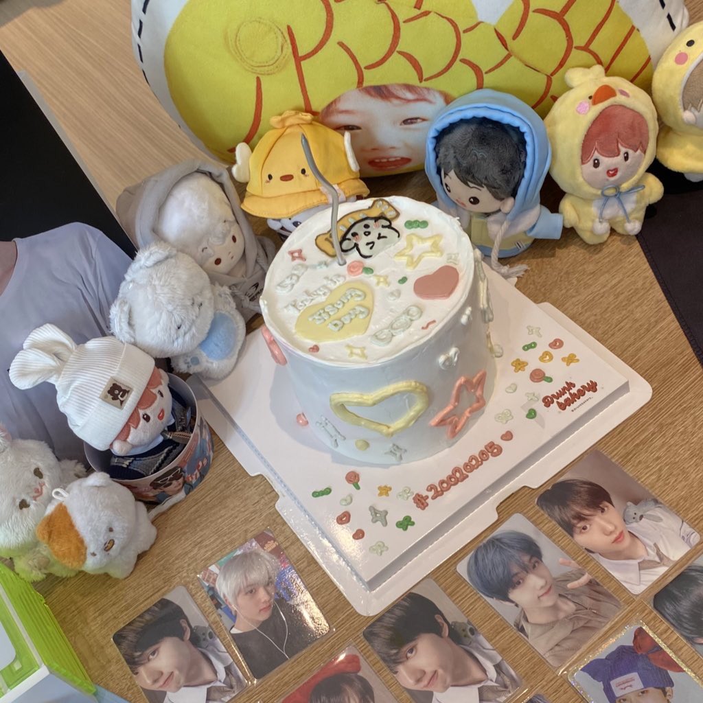 kkultaeraeee's tweet photo. yang penting jisung dengan sijeuni semua comel ๐
#loveagain_ILJS
#PJSMY_Cosmic_Enigma
#MyctzenwithJwi
#OurSpaceLeaderParkJisung https://t.co/cyOci1Vz4t