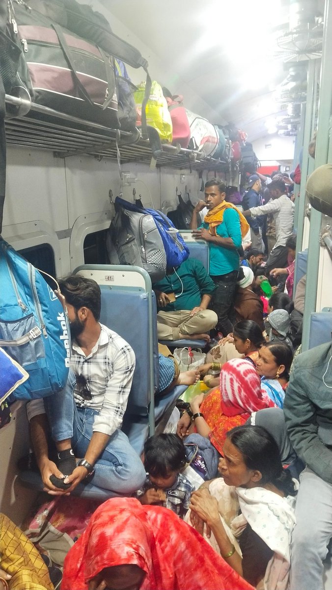 terence_fdes's tweet image. The #CattleClass of India's citizens who travel daily on @IndianRailMedia #IndianRailways will NEVER get the benefits of the expensive toys @VandeBharatExp @BulletTrain in 🇮🇳

@ProsaicView @Drsarika005 @ranjona @TruthNo_7 @rkhuria2 @minicnair @amitmehra @sunilddesai @Puneetvizh