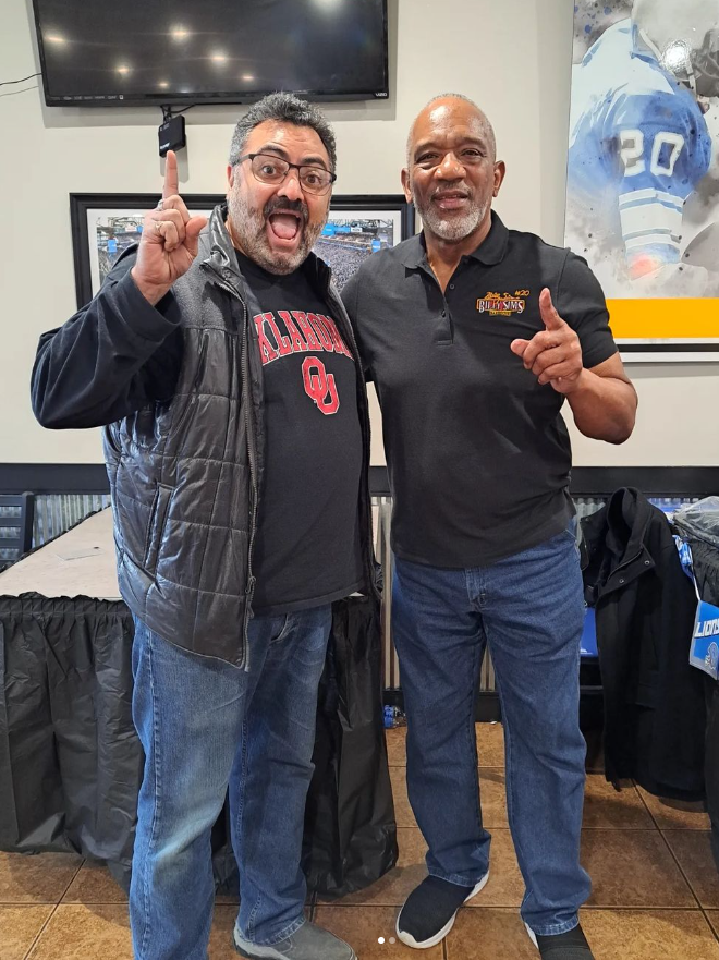 FreakinRican44's tweet image. Detroit Lions legend!
Sooner for life!
And proprietor of first-rate BBQ!

@RealBillySims is DA MAN!

#BillySims 
#DetroitLions 
#oklahomasooners
@BillySimsBBQ