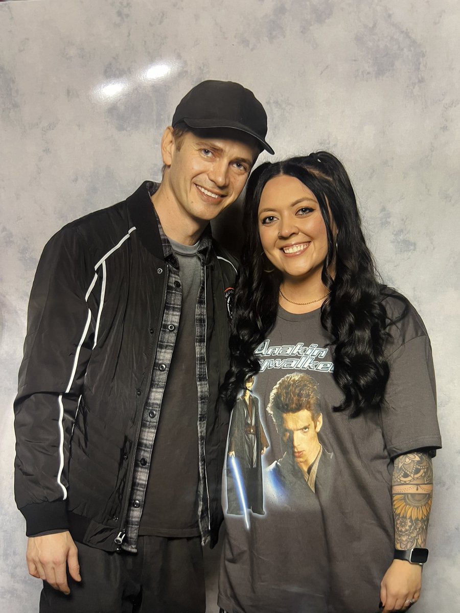 Jess_Cardos_'s tweet photo. Hayden Christensen is the sweetest person ever. I still can’t get over this moment. 
Thank you @MegaConOrlando 🫶🏻 https://t.co/V9od38SewJ