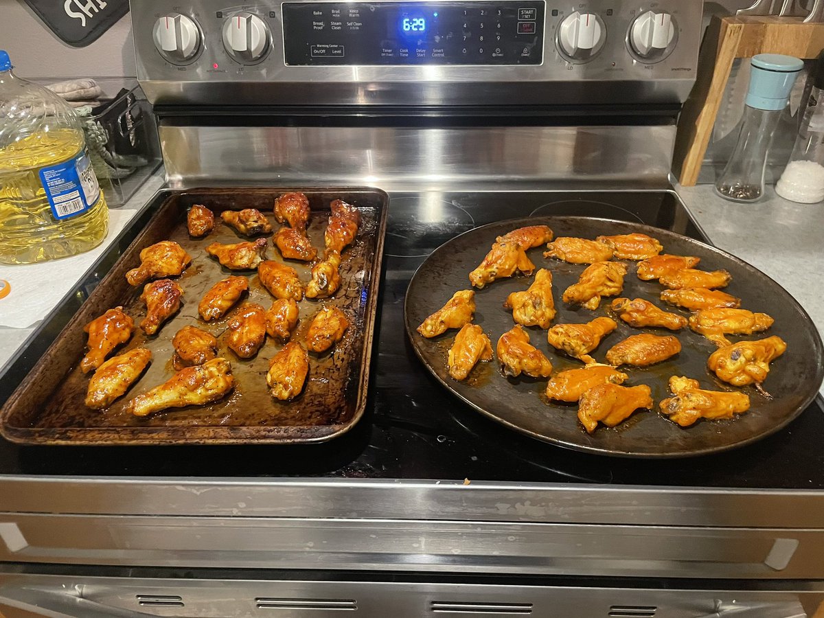 atimboslice's tweet photo. Made some hot wings for dinner. In the right we have franks original wing sauce simmered with honey and butter, on the left we have franks Nashville hot sauce simmered with honey and butter. Nashville flavored for the win! https://t.co/1pq6OFAXb9