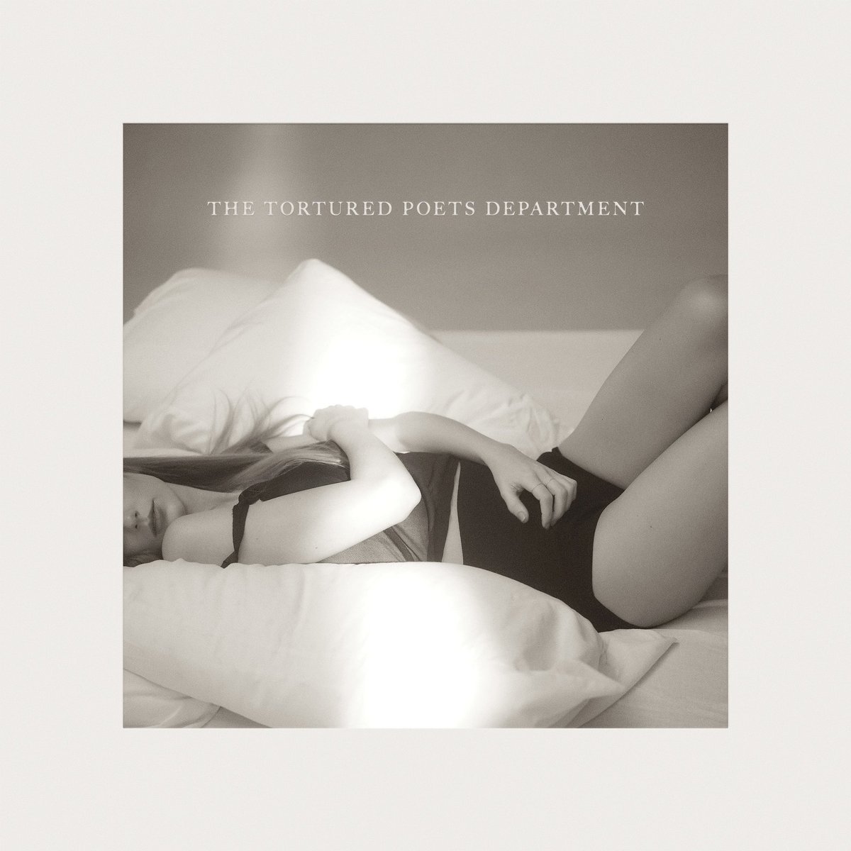 💿| The Tortured Poets Department standard edition is 16 tracks — There is 1 bonus track titled “The Manuscript”