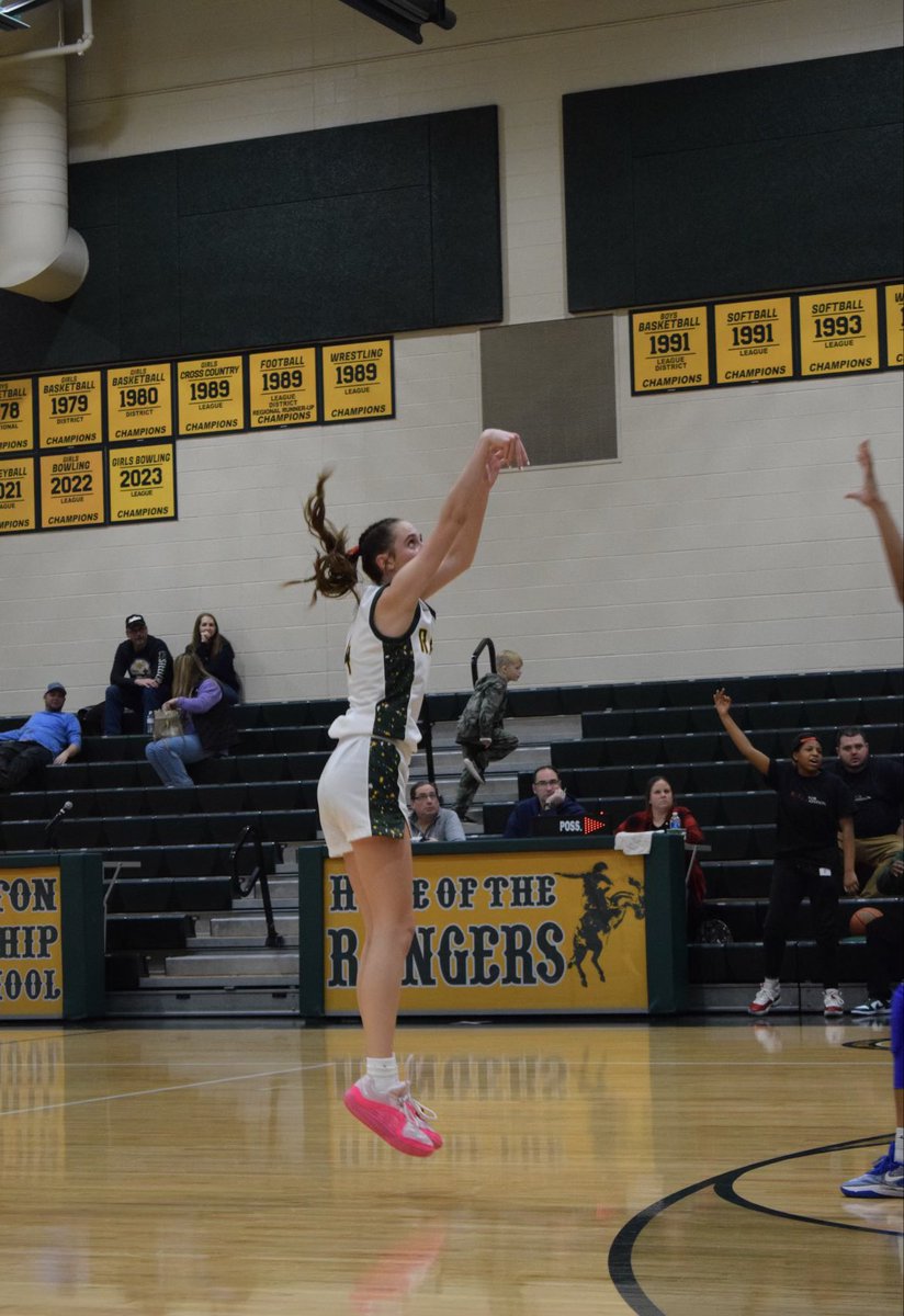 Congratulations to Alexis Wooten as she set the new school record for most 3 point made field goals in a game on 1/29/24 VS. Central Crossing. A game in which the Rangers won 63-36. Alexis caught 🔥 🔥 🔥 making 8 of her 10 3pt attempts and finished with a game high 29 pts.