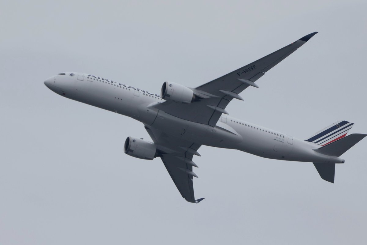princessarete's tweet photo. #Air_France
#F_HUVF
#AF281
#HND_CDG https://t.co/chWGGZLZia