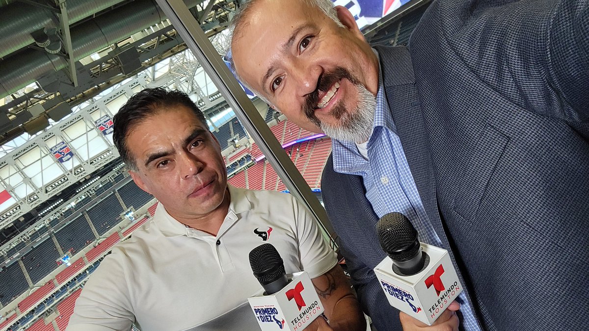 EVasquez_Texans's tweet photo. Y ahora que pasa con @LosTexans al terminar la temporada? La renovación del plantel, reconocimientos, Andre al Salón de la Fama y más!
Junto con @Texansoy2002 aquí en Texans En la Jugada.
https://t.co/18OHyDrX75 https://t.co/k8WerCFW85
