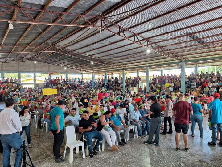 LeonelGeorge5's tweet photo. Por la defensa de nuestros ríos y Parque Nacional el Pueblo de Tocoa Colón dijimos #NoALaTermoelectrica 
#NoALaMineria 
#NoAlMegaproyecto 
#GuapinolResiste 
#GuapinolExigeJusticia 
Presidenta @XiomaraCastroZ @LuckyMedinaHN @Inhgeomin Respeten la Decisión del Pueblo de Tocoa https://t.co/49qZkuU2ws