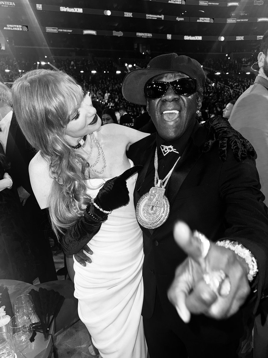 Y’all waited long enough ⏰
KING SWIFTIE and QUEEN TAYLOR SWIFT just for you