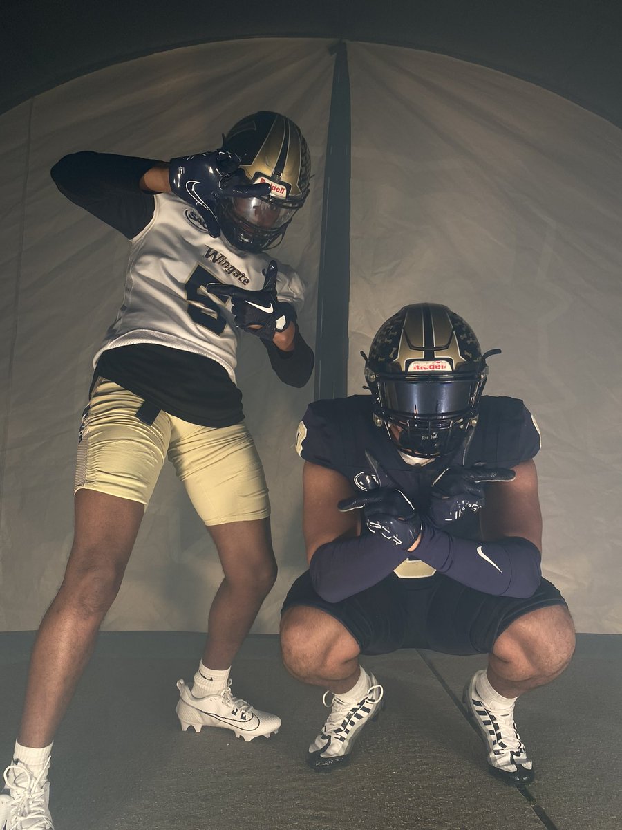 After a great visit at Wingate University I’m 10000% committed let’s work #onedog <a href="/FloarsRandy/">Randy Floars</a> <a href="/ShaedonMeadors/">Coach Meadors</a> <a href="/Recruit_ELHS/">RecruitEastLincoln</a> <a href="/eastlincolnfb/">David Lubowicz</a>