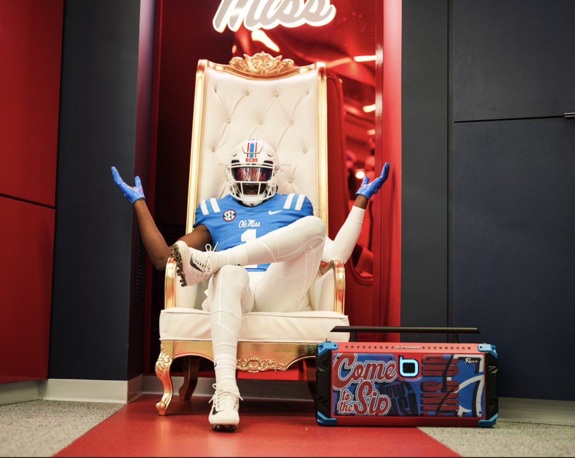 How I look?🦈🦈🦈
#LandShark
<a href="/OleMissFB/">Ole Miss Football</a> 
<a href="/CoachGolding/">Pete Golding</a>