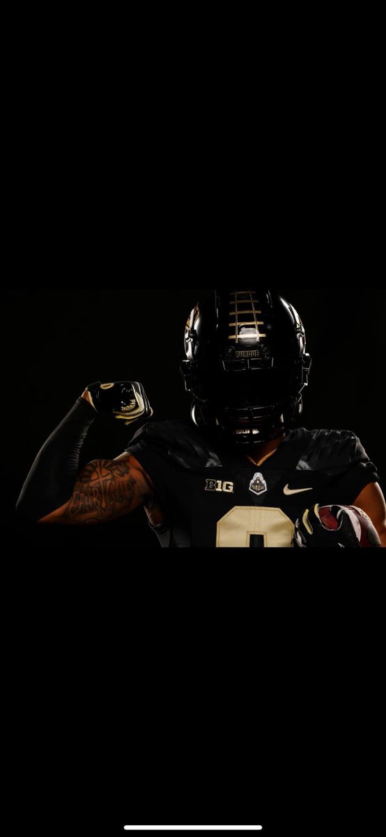 C/O 25 Akron East RB Ziaire Stevens enjoying junior day at Purdue University! #PurdueCommitted 🐉 Year of the Dragon Coming