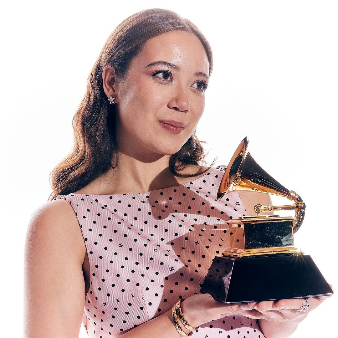 laufey's tweet image. oh my goodness i won a grammy!! 🤍