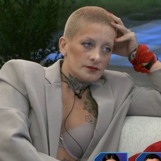 gh_trivia's tweet photo. ¡Se pico la casa con la salida de Sabrina! 

¿A quien bancas vos? 

🔁 EMMANUEL 

❤️ FURIA 

#GranHermano 
(Ver encuesta abajo 👇🏻) https://t.co/VefsoLhQM4
