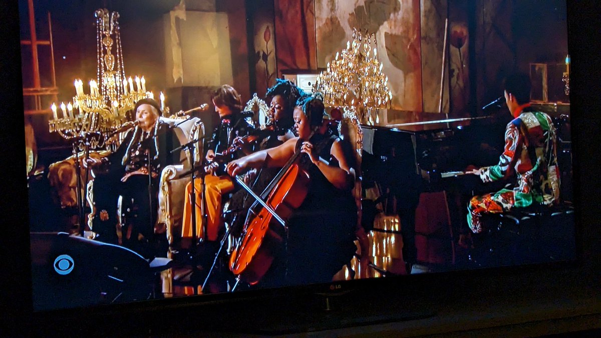 Milwaukee's own SistaStrings performing with Joni Mitchell on the #Grammys stage!!! Let's go Milwaukee!!