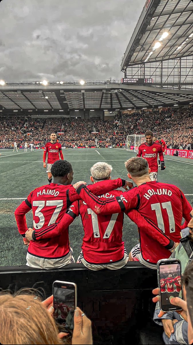 Photo of the day. 🌟

SAVE = RETWEET yaa guys 🔄