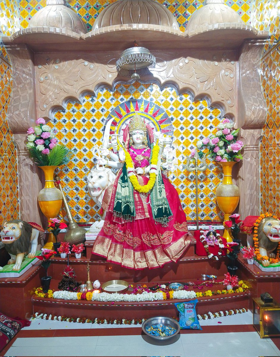 Renwaldham's tweet photo. माँ कुल्लू-भगवती के आज *अखण्ड ज्योति के साथ 05/02/2024( माघ कृष्ण पक्ष   द��मी  तिथि संवत (2080)सोमवार* के मनमोहक छवि  के अद्भुत श्रृंगार दर्शन
 जय माँ कुल्लू भवानी
#MaaDurga #durga #kalimata #mataji #renwaldham #kulluwalimata #salasarbalaji #khatushyam #khatu #SalasarOfficial https://t.co/I2fYj9LD10