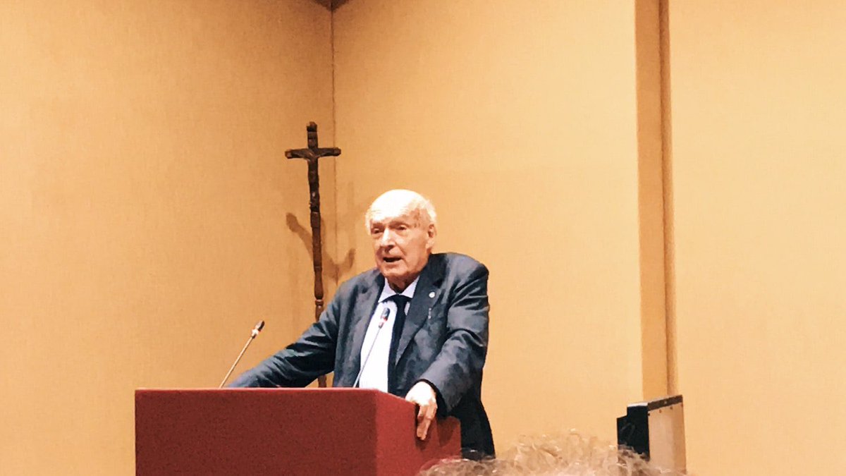 MilestoneRome's tweet photo. Antonio #Paolucci, art historian and former director of the Vatican Museums, left us. We’d love to remember his speech in 2018 on the occasion of a book presentation at the Vatican, when he exceptionally unveiled #Raphael’s 500th year celebration in 2020. https://t.co/9yvg3njube https://t.co/QMLOAalS8y
