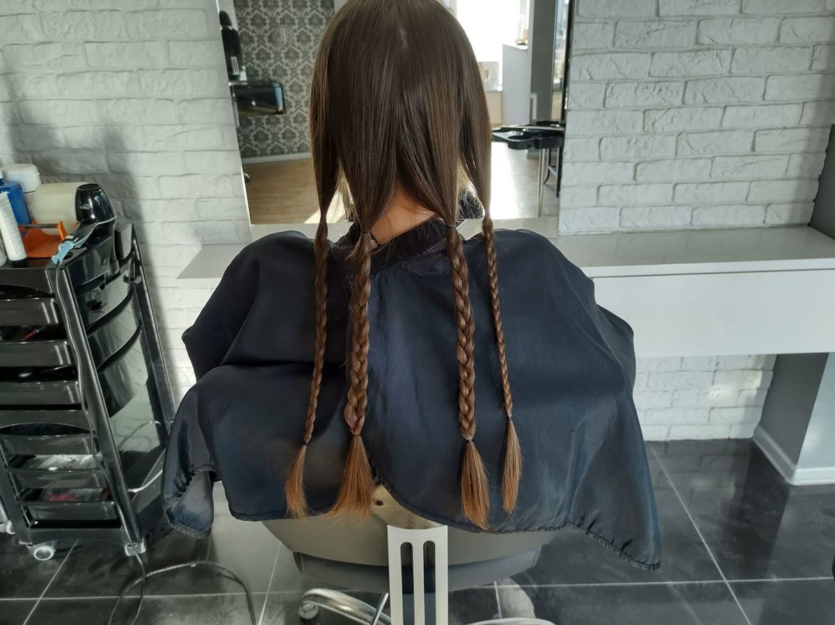 marekjuskiewicz's tweet photo. Przed, w trakcie i po
St. sierż. Marta B��czyk z KPP #Pabianice skorzystała z pomocy Fundacji @RaknRoll_PL Od tej pory zapuszcza włosy, by przekazać je na peruki na chorych na raka. To już 2. postrzyżyny pani Marty. Niskie ukłony i wielki szacunek
@policja_lodzka @PolskaPolicja https://t.co/776nMeesIz