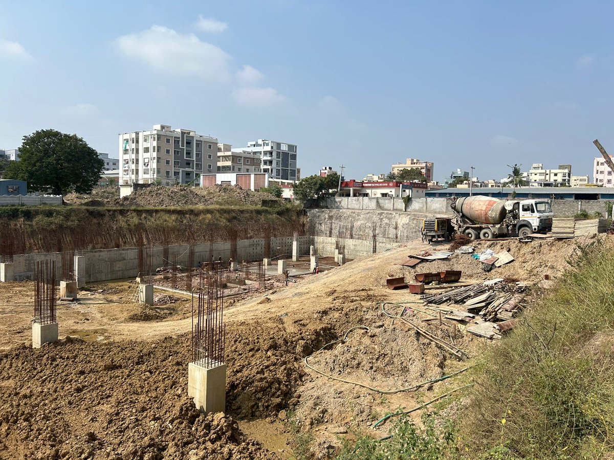 sainad777's tweet photo. G Mall Guntur 
   Works Progress After 2 Months 

#Guntur #MallMultiplex https://t.co/h0Al6fBM1z