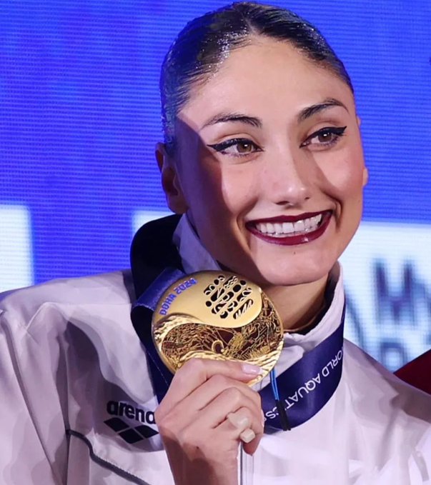 👏👏 Félicitations à #Evangelia_Platanioti, l’athlète 🇬🇷 qui a remporté la médaille d’or🥇dans le programme technique solo en natation artistique, aux Championnats du monde de Doha 2024. 
#enrouteversparis2024
amna.gr/en/article/794…